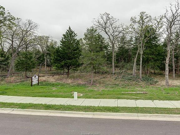 3rd image of 1443 Royal Adelade Dr