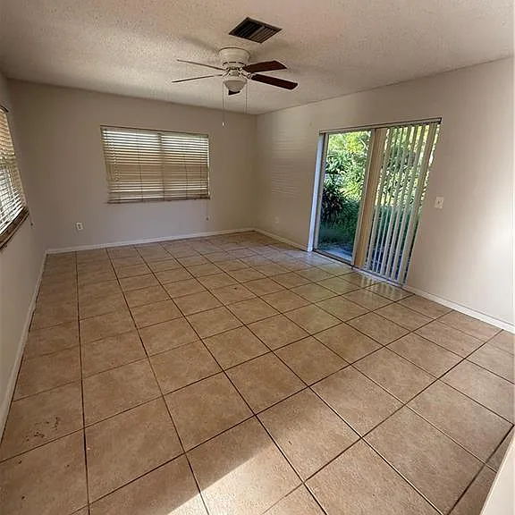 5820 Algiers St — Photo 3