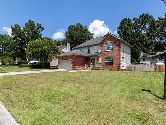 3rd image of 5428 Roxbury Dr