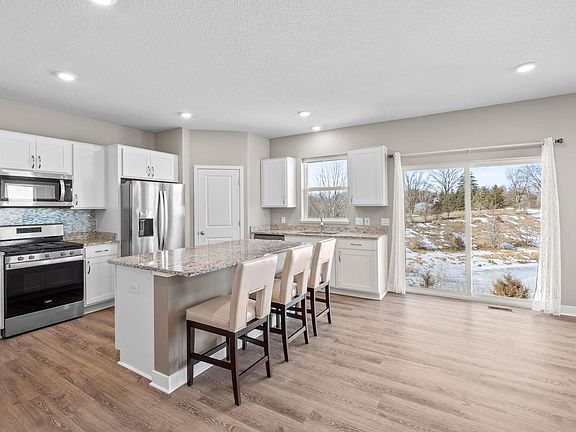3rd image of 1076 Shoreview Dr
