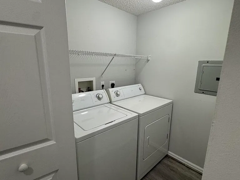 1106 Tuscany Way — Photo 4