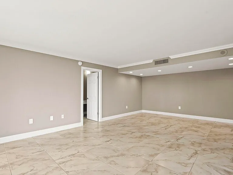 4200 N Ocean Dr #1-203 — Photo 7