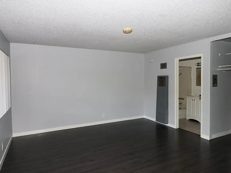 3601 E Vermont St #15 — Photo 6