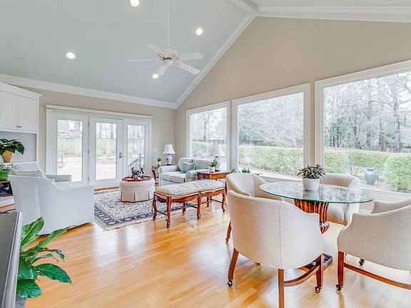 5th image of 1904 Wood Ln