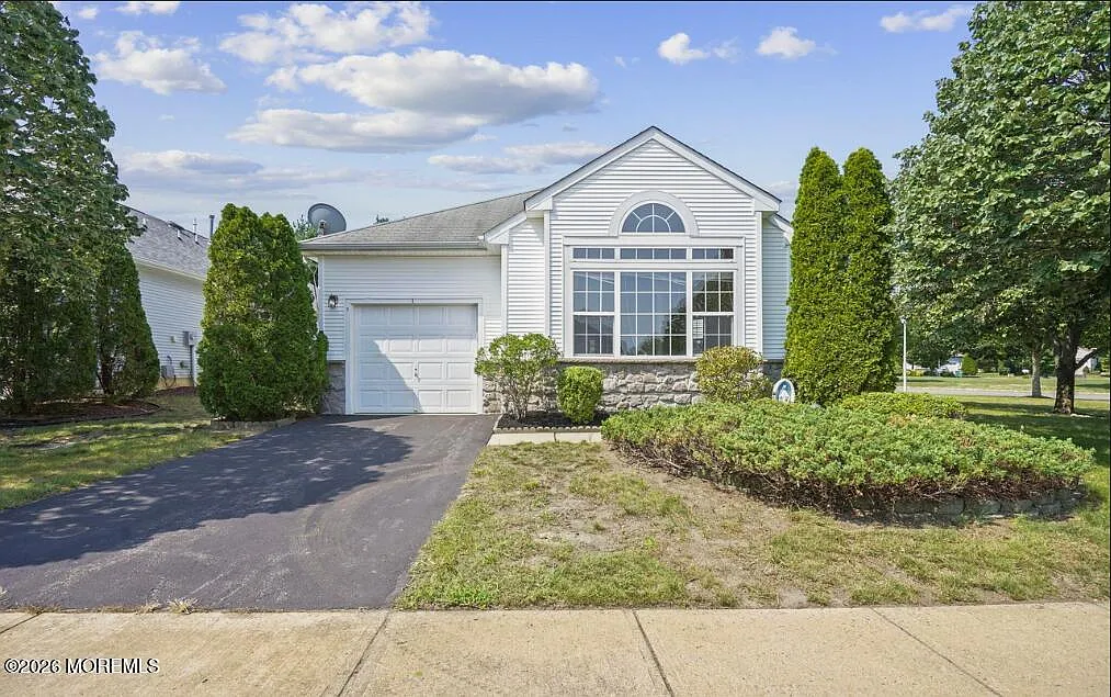 2 bed, 1678 sqft, $2,159 — Photo 1