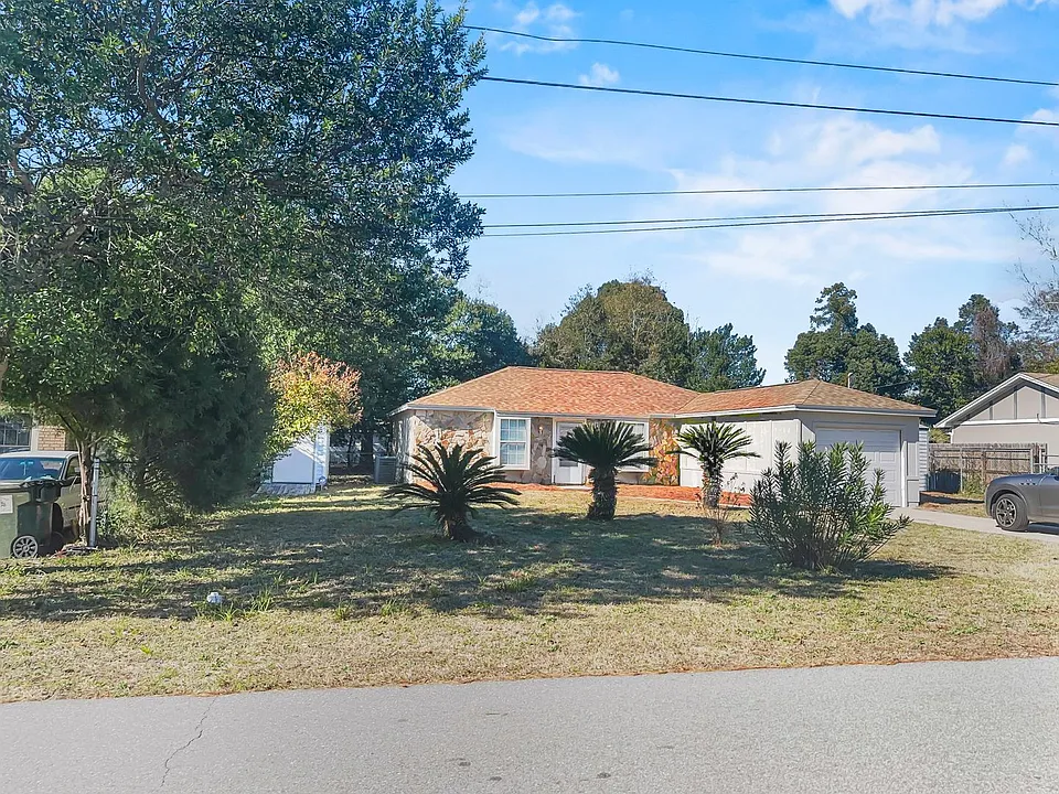 115 Christopher Dr
