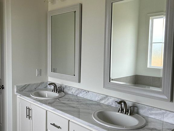 4th image of 508 Flores Ct