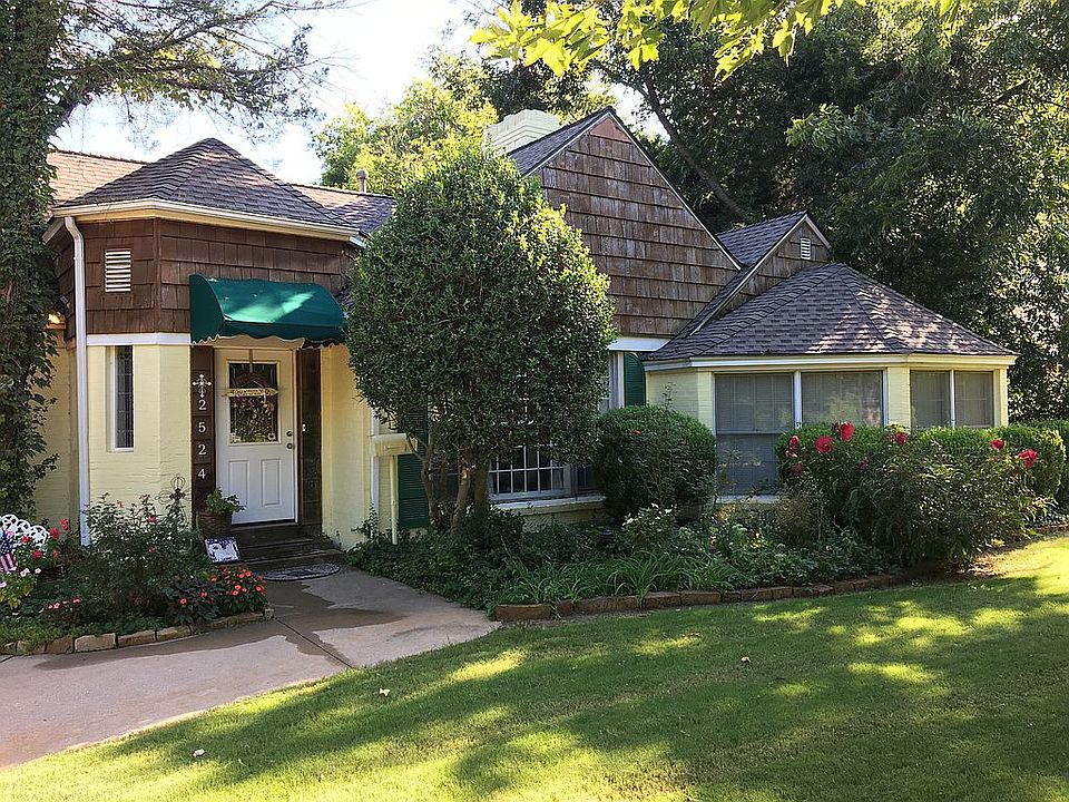 2nd image of 2524 Somerset Pl