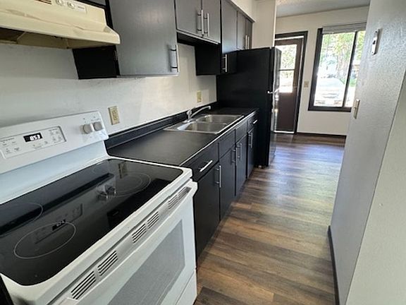 3rd image of 375 Plum St NE #3