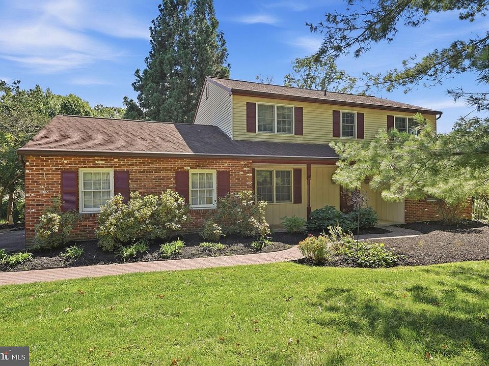 1st image of 2580 Springhill Cir