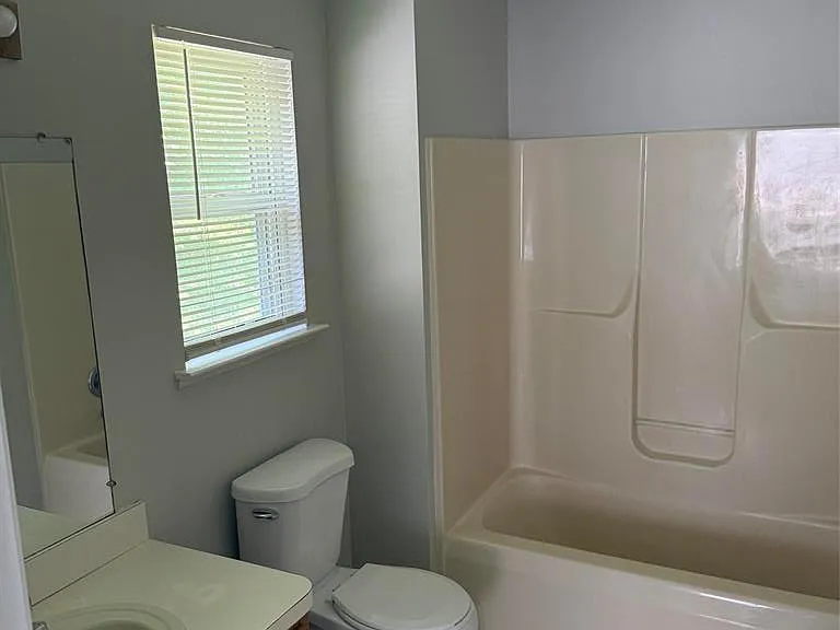 1106 Oak Valley Dr — Photo 13
