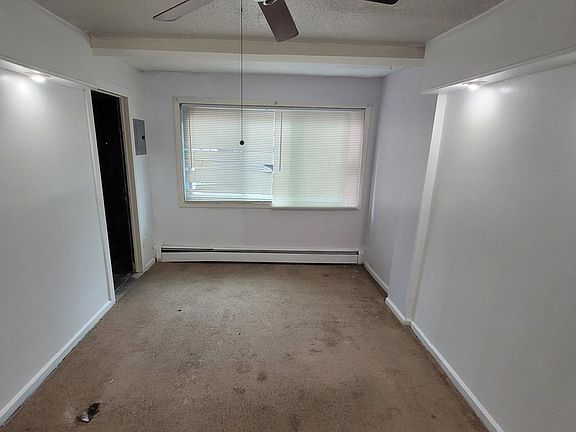 4th image of 912 Olmstead Ave #1