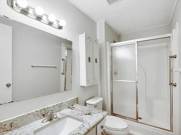 1607 Burnley Dr — Photo 35