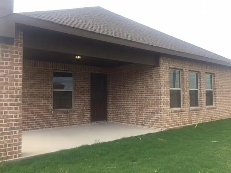 204 Frio St — Photo 8