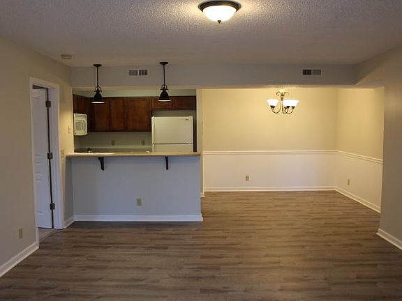 2nd image of 133 Morningside Ln