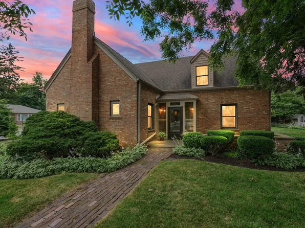 608 N Campbell St, Valparaiso, IN 46385