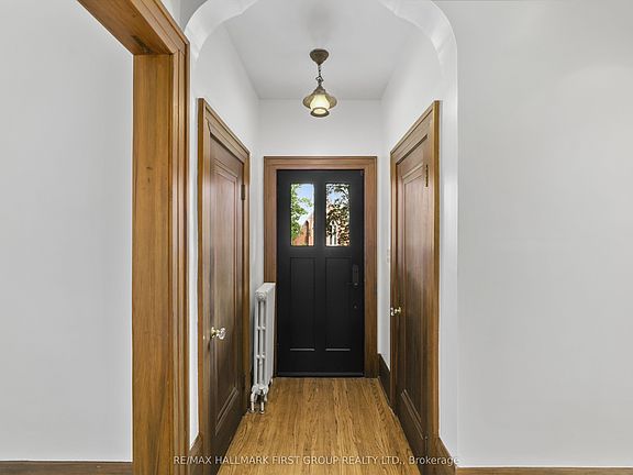 5th image of 36 Pine St N
