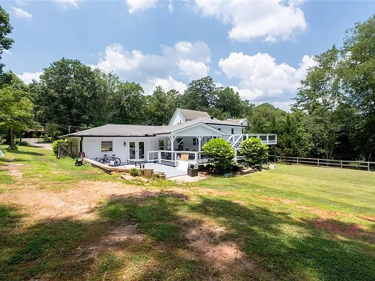 353 Westside Dr — Photo 32