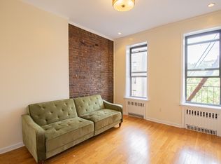 382 S 4th St #3F, Brooklyn, NY 11211