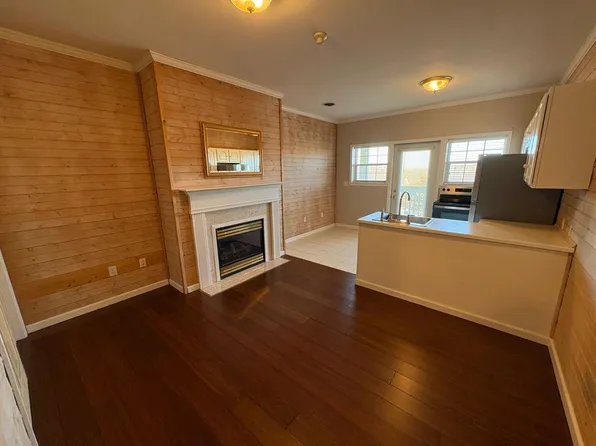 1702 Rukmapura Park #6d57abc70, Fairfield, IA 52556