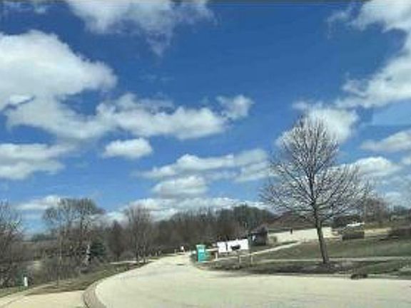 Exterior Neighborhood (street photo)