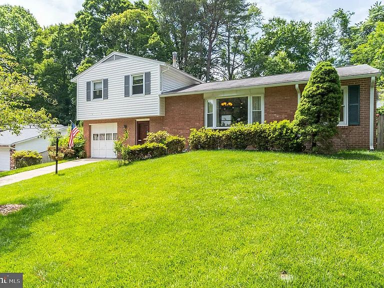 7011 Hadlow Dr — Photo 36