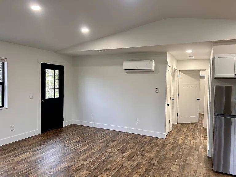 7127 Grand River Ave — Photo 8