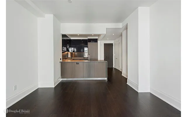 Sold by Douglas Elliman | media 21