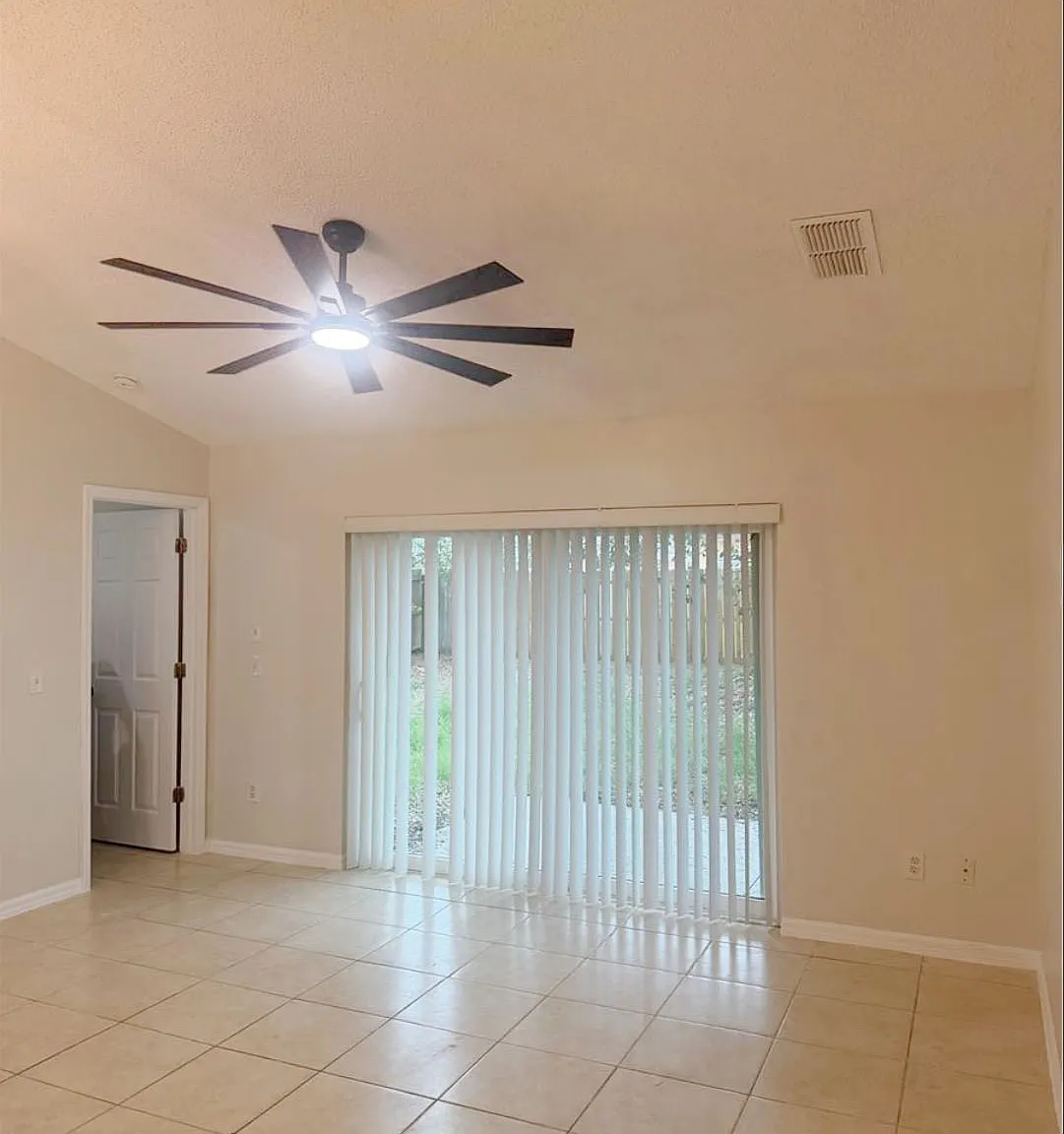 3 bed, 1241 sqft, $1,995 — Photo 4
