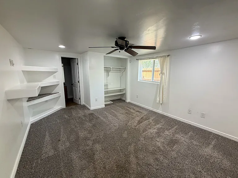 625 S Lone Tree Rd — Photo 13