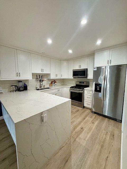 Fully remodeled kitchen includes all appliances