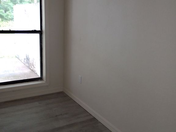4th image of 123 Stag Ct