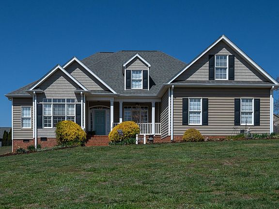2nd image of 10 Saddle Creek Ct