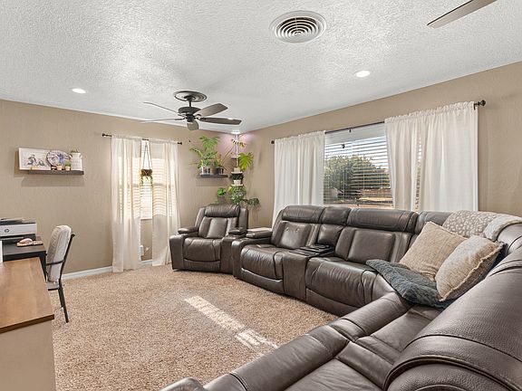 3rd image of 500 W Yucca Ave