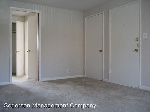 2nd image of 4407 Holly St APT 5