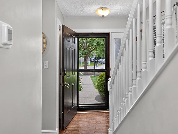 4th image of 323 Santa Fe Ct