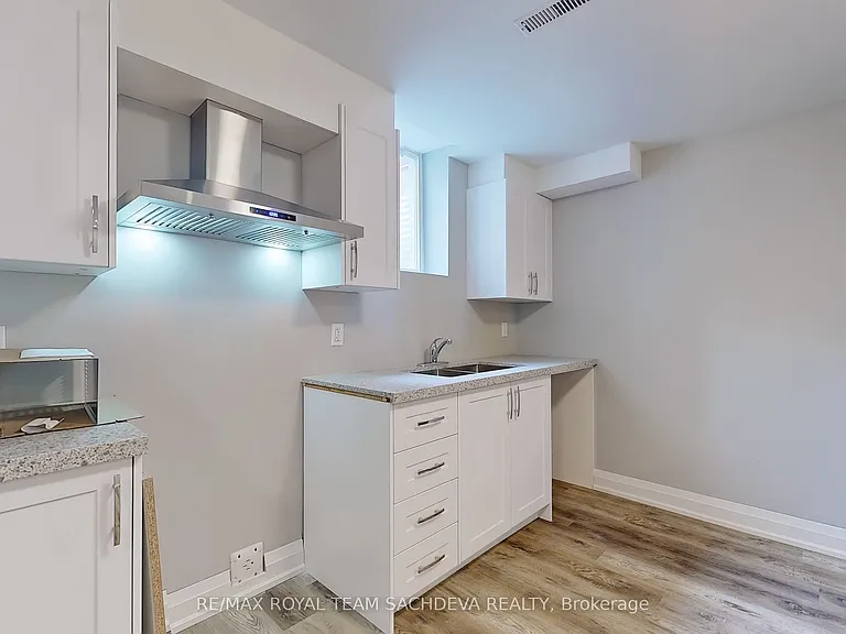 36 Kennett Dr — Photo 6