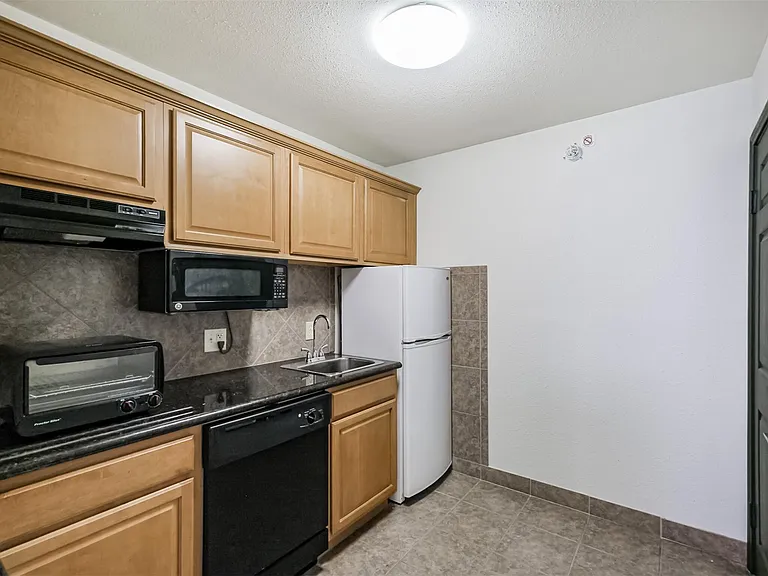 1025 Swanson St #211 — Photo 10