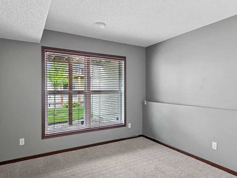 15424 Foster Dr N — Photo 27