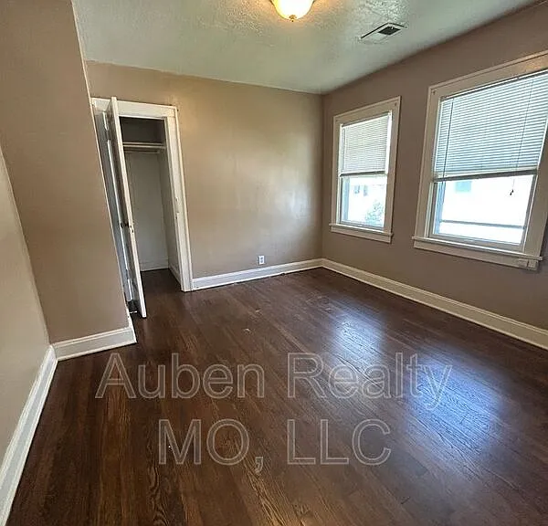 5405 Harrison St #2F — Photo 15