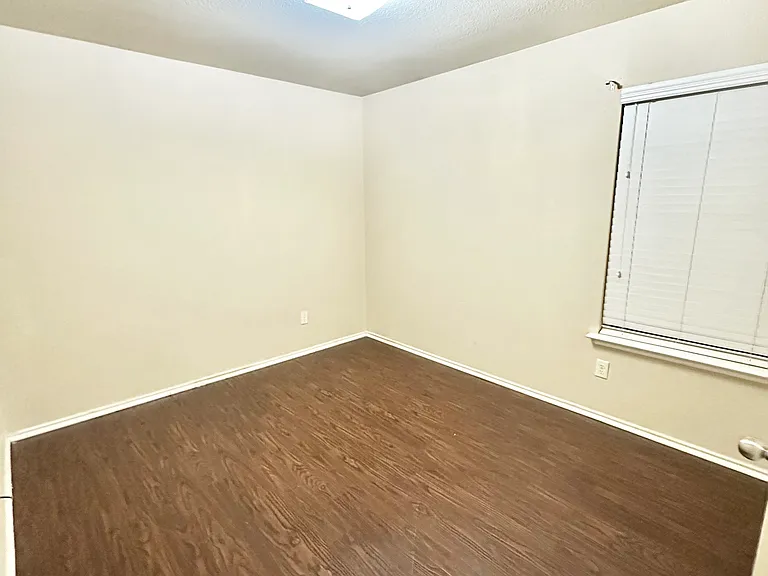 331 Elam Dr — Photo 11