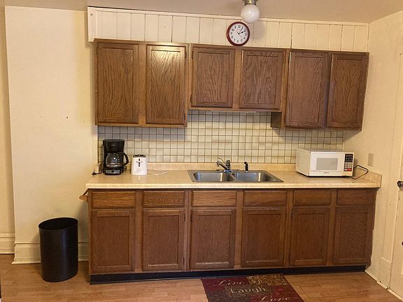 3rd image of 1604 Lamborn Ave