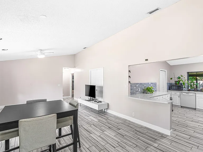 5335 Havasu Ct — Photo 18