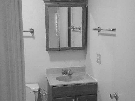 3rd image of 6929 S Cornell Ave #1