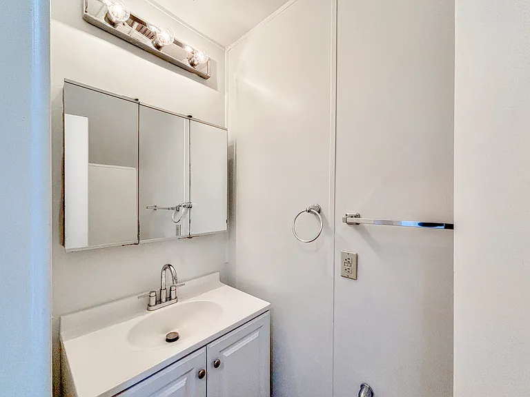 40215 Harris Ln #103 — Photo 7