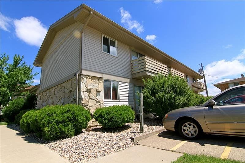 2nd image of 2020 S Maplecrest Dr APT 9