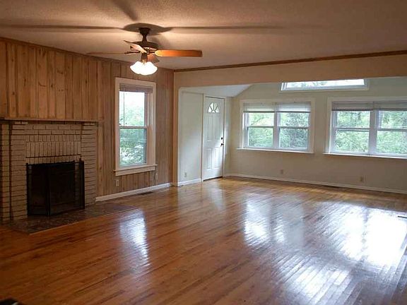 2nd image of 422 Ingleside Ave