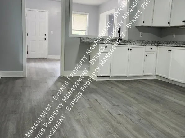 153 Cliff St #2, Southbridge, MA 01550
