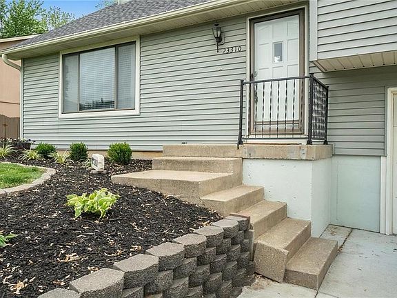 4th image of 23310 W 53rd Ter