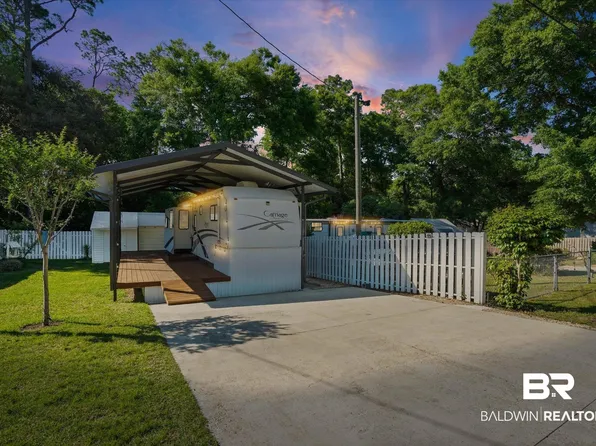 411 Maria Dr, Lillian, AL 36549